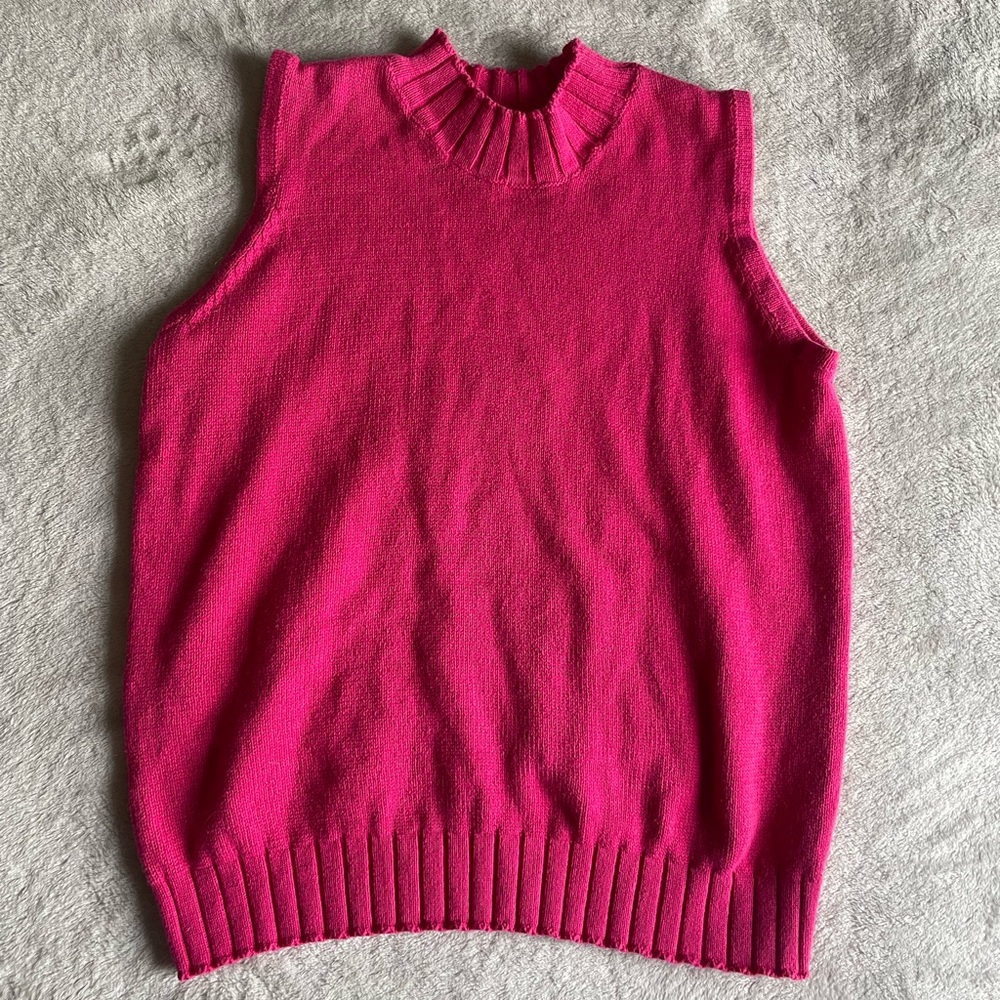 Gloria Vanderbilt pink sweater-vest size small